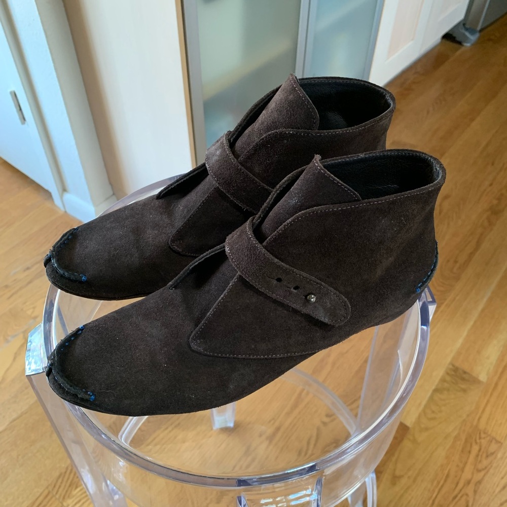 Donald Pliner Brown Suede Booties sz9